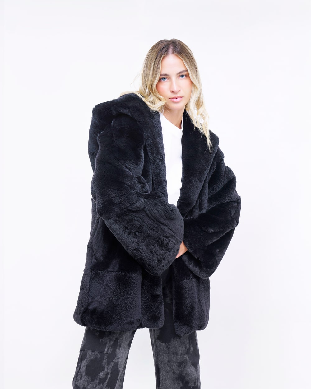 PELLICCIA OVERSIZE CON CAPPUCCIO
