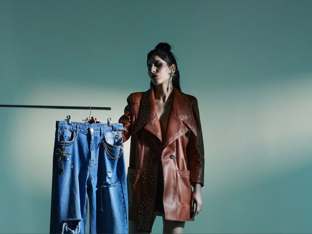 “No Pants” Trend: The Revolution in Pants-Free Fashion.